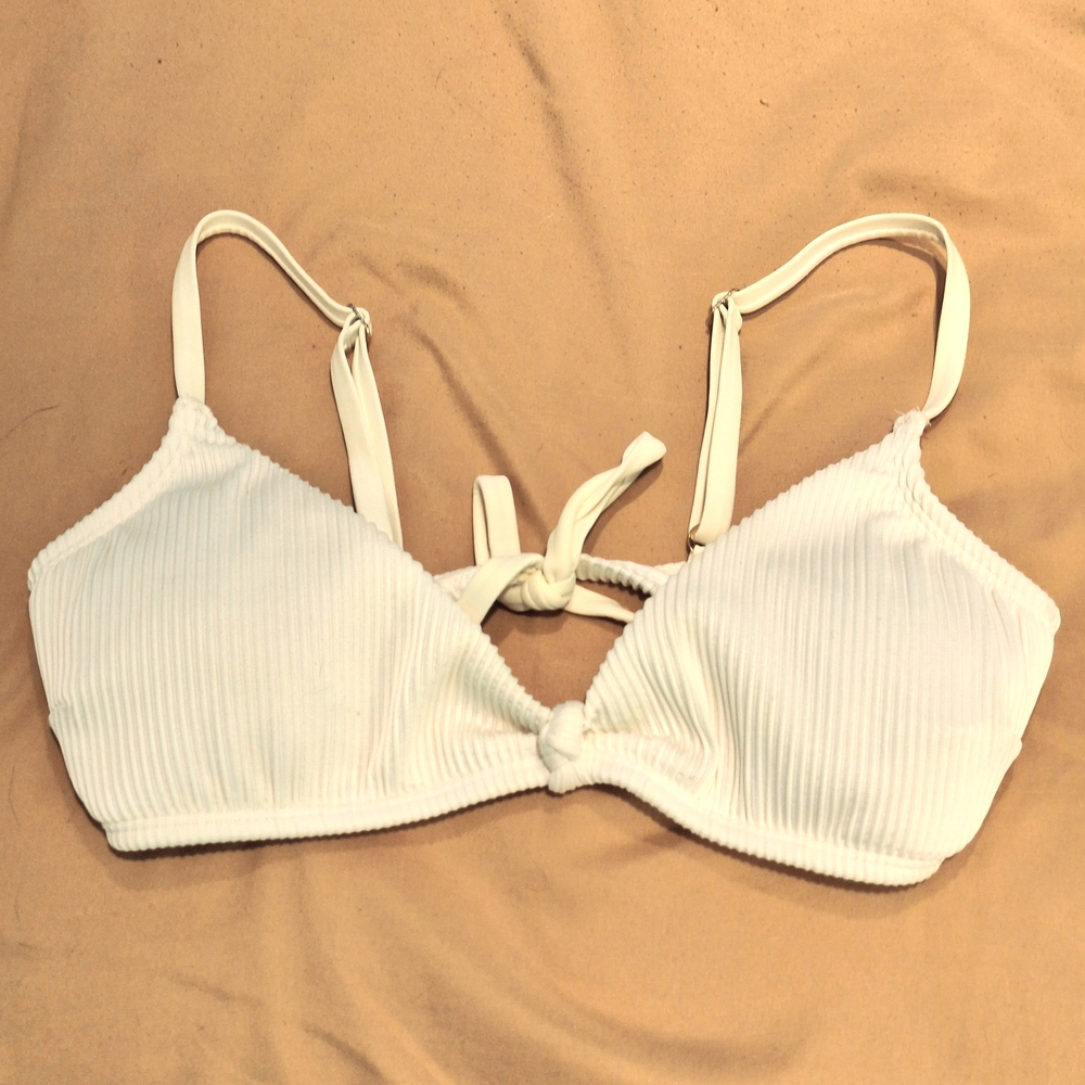 Hollister White Ribbed Padded Bikini Top Size M, Gold Accents